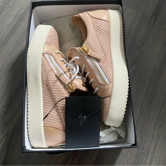 Giuseppe Zanotti Sneakers - Picture 2 of 11